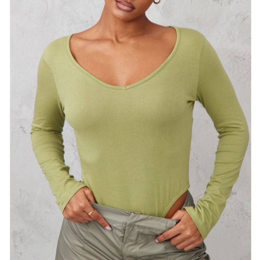 Pretty Little Thing Olive Green Ruched Long Sleeve Bodysuit Size 2